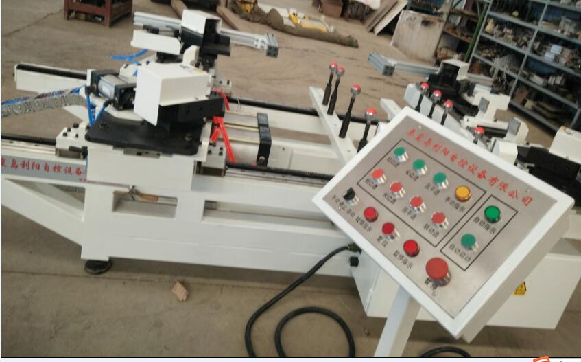 ZKP-1太陽能電池板組框機(jī) 1541561392584662.jpg